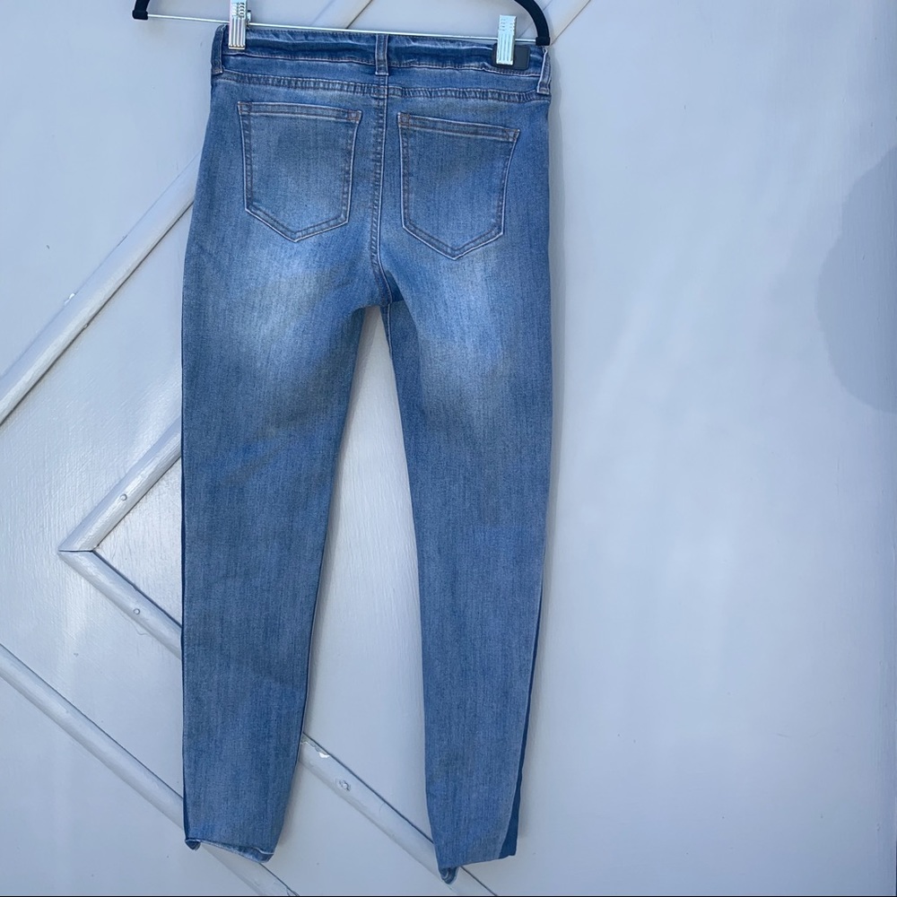 Hudson Blue Mid-rise Jeans | Size 27 - Picture 7 of 9